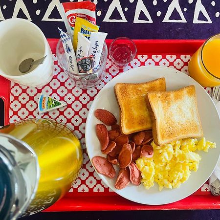 La Sunset Bed & Breakfast Accra Bagian luar foto