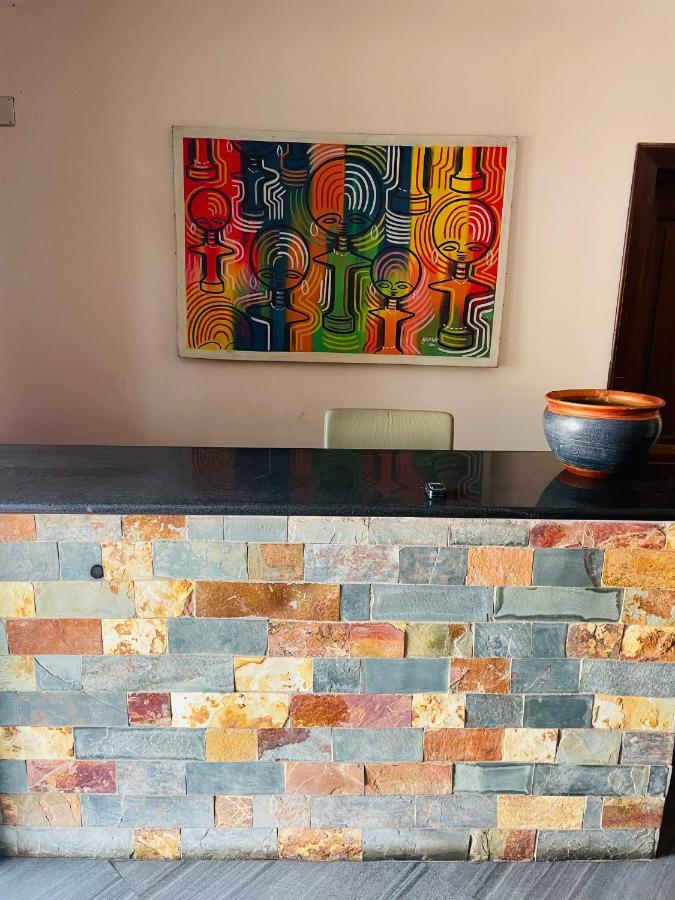 La Sunset Bed & Breakfast Accra Bagian luar foto