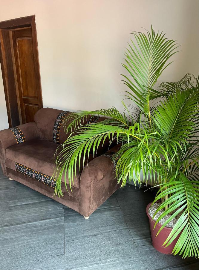 La Sunset Bed & Breakfast Accra Bagian luar foto