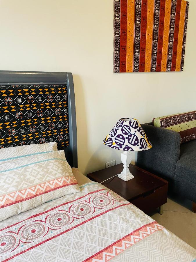 La Sunset Bed & Breakfast Accra Bagian luar foto