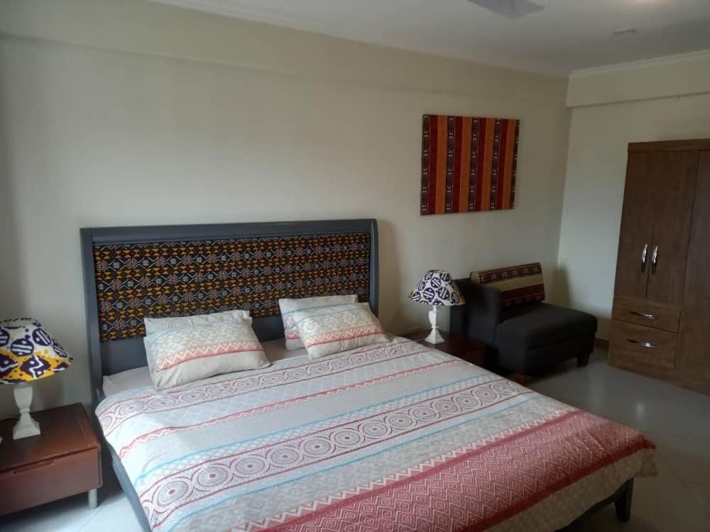 La Sunset Bed & Breakfast Accra Ruang foto