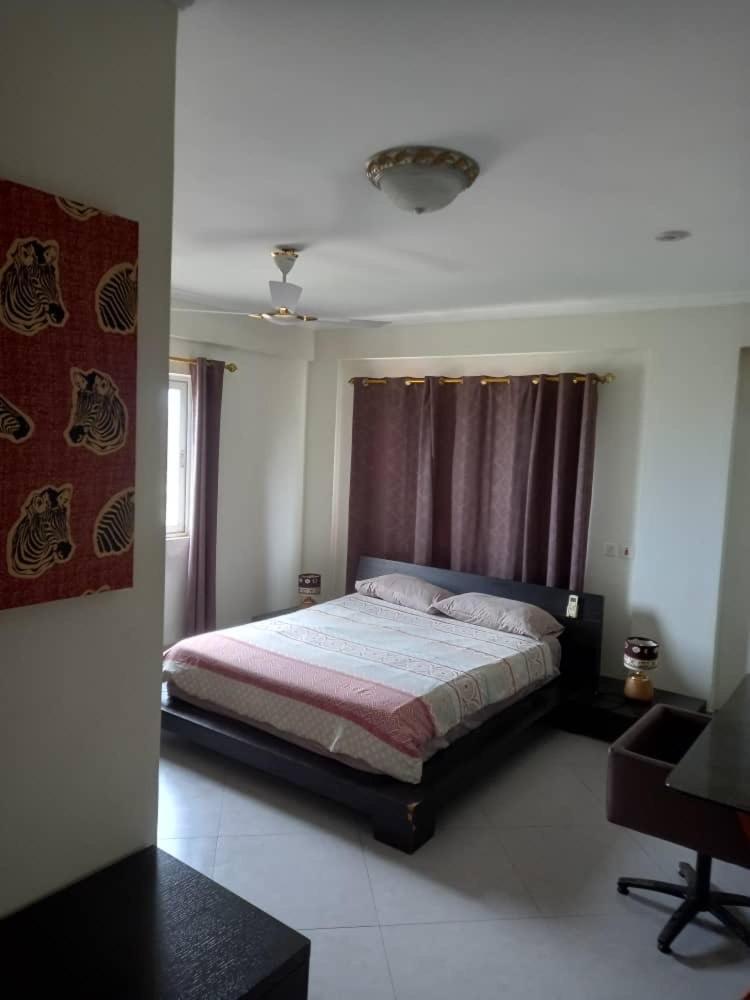 La Sunset Bed & Breakfast Accra Ruang foto