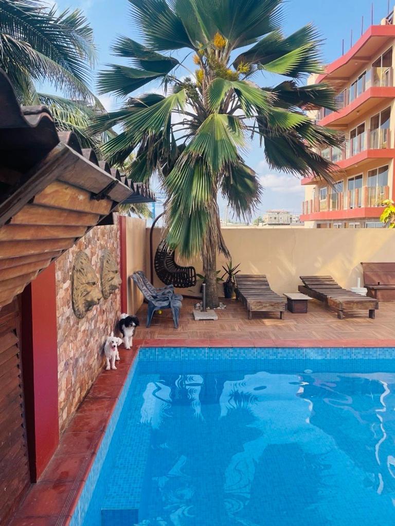 La Sunset Bed & Breakfast Accra Bagian luar foto