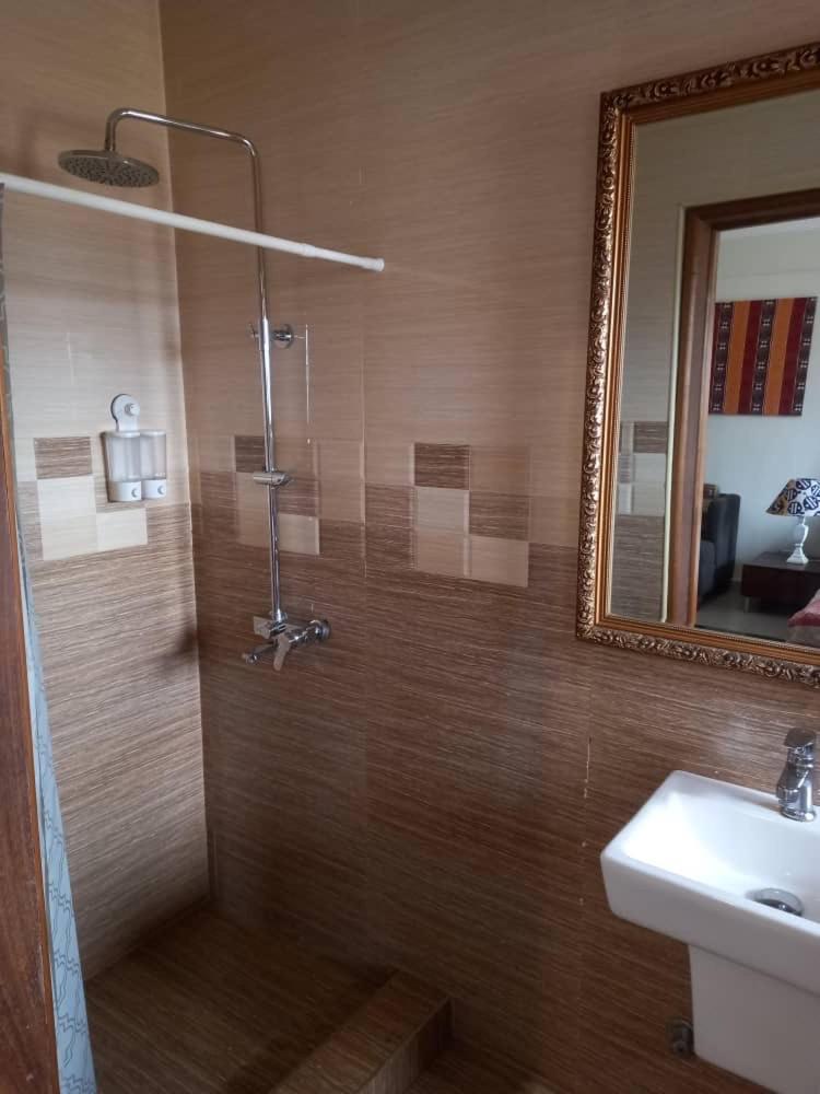 La Sunset Bed & Breakfast Accra Ruang foto