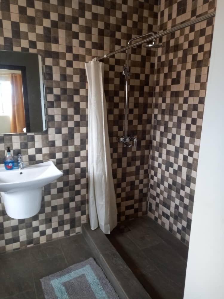 La Sunset Bed & Breakfast Accra Ruang foto